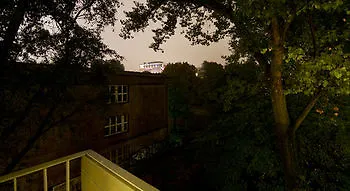 Goodnight Warsaw Apartments